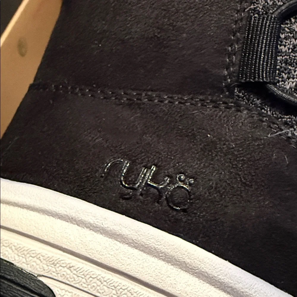 Brand new in box Ryka Aubonne winter boots size 9 wide! Water repellent and warm - Picture 5 of 8